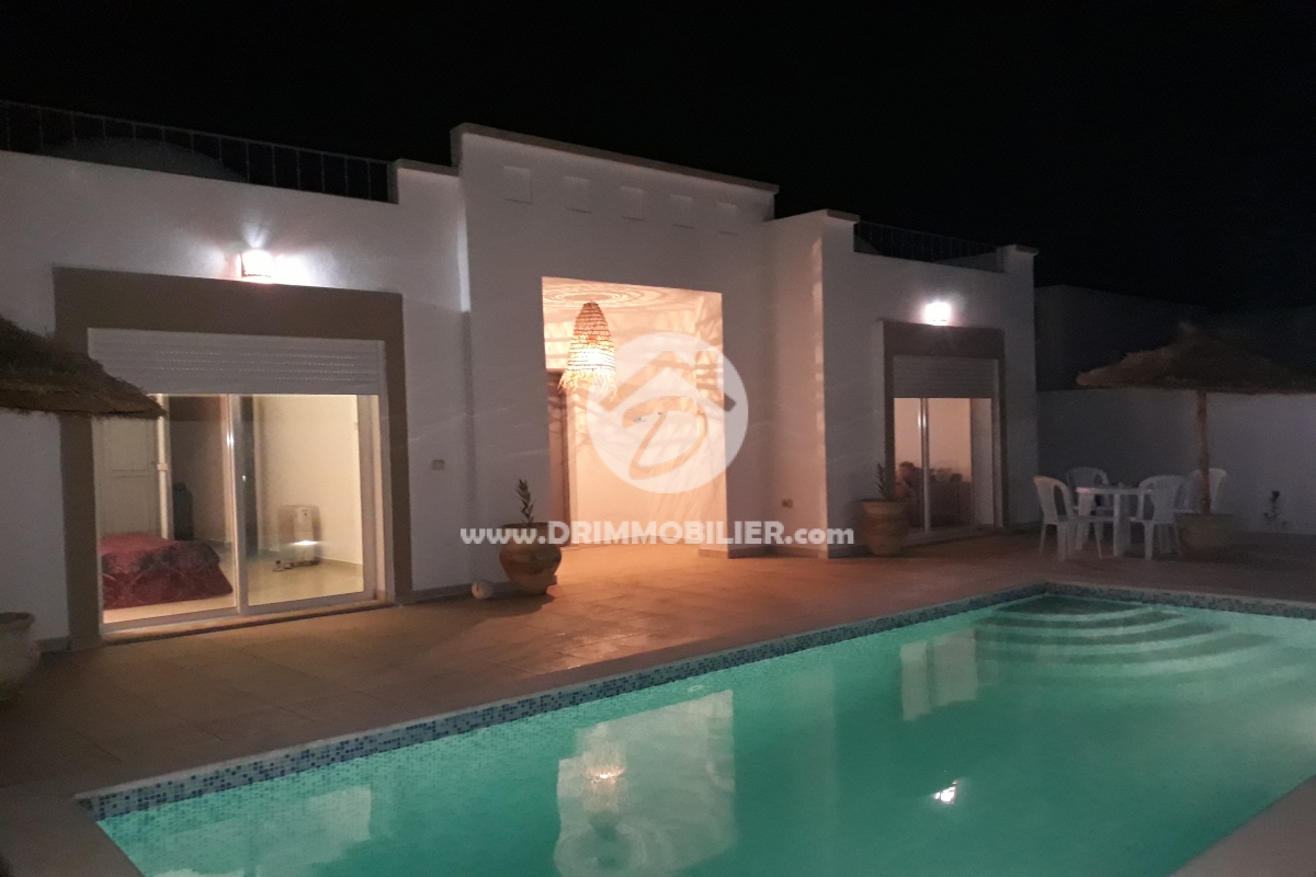 L 237 -                            بيع
                           Villa avec piscine Djerba